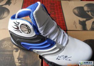 二手飘步篮球鞋转让 兼具时尚与实用的运动鞋选择